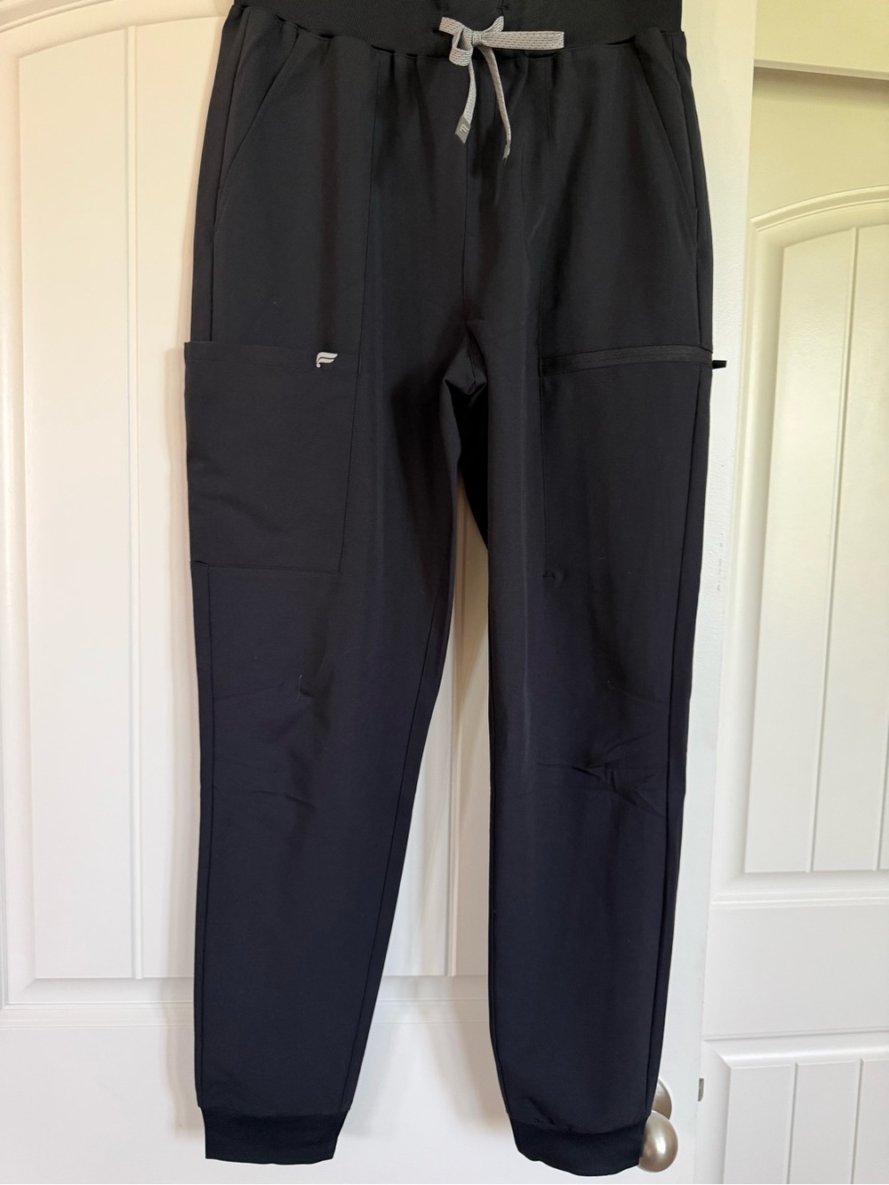 Fabletics Women’s Black Scrub Uniform Jogger Pants NWOT Small